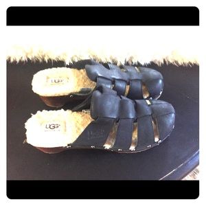 Wooden clogs with Sherpa black leather women’s 9